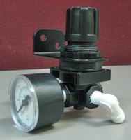 Wilkerson R00-01-000 Pressure Regulator with Guage